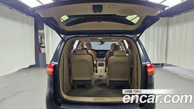 Kia Canival 2015 — photo 20