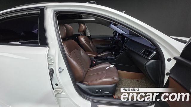 Kia K5 2016 — photo 13