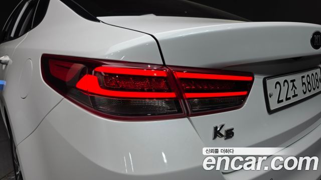 Kia K5 2016 — photo 9
