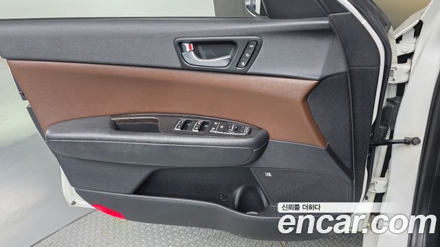 Kia K5 2016 — photo 14