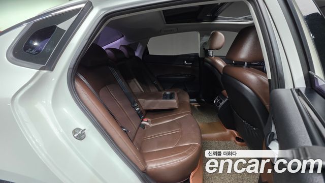 Kia K5 2016 — photo 28