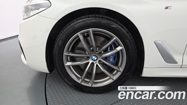 BMW 5-Series 2018 — photo 5