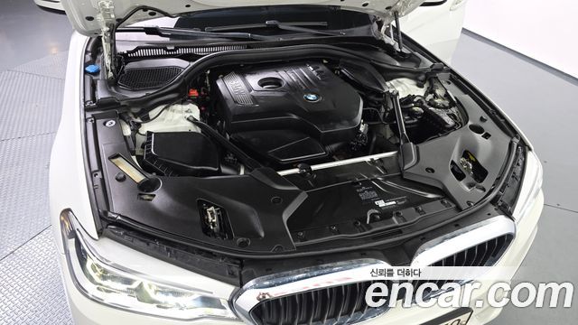 BMW 5-Series 2018 — photo 6