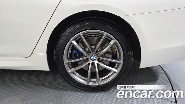 BMW 5-Series 2018 — photo 7