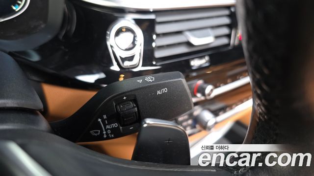 BMW 5-Series 2018 — photo 29