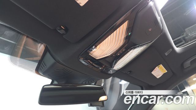 BMW 5-Series 2018 — photo 30