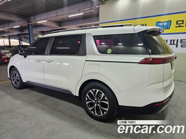 Kia Canival 2021 — photo 3