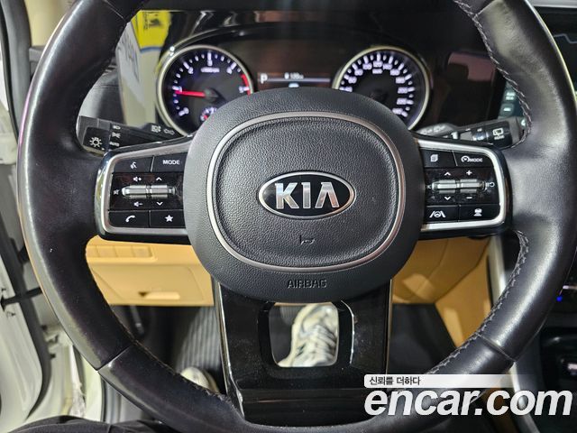 Kia Canival 2021 — photo 12