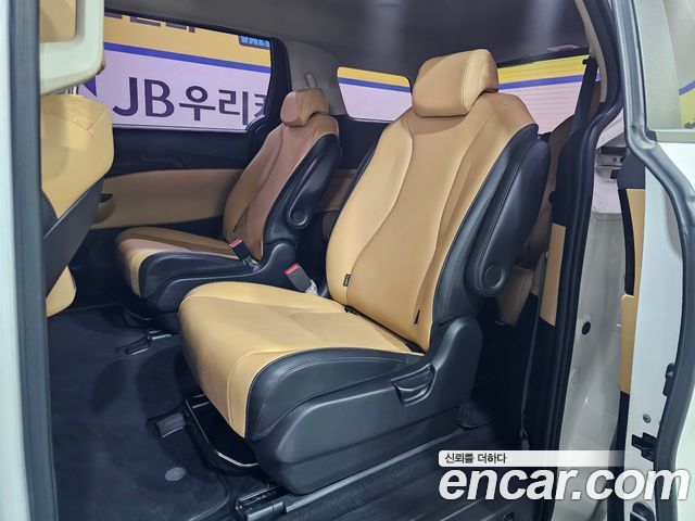 Kia Canival 2021 — photo 20