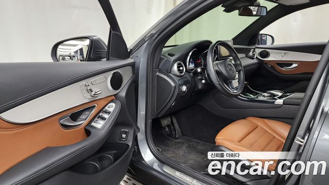 Mercedes-Benz GLC-Class 2017 — photo 10