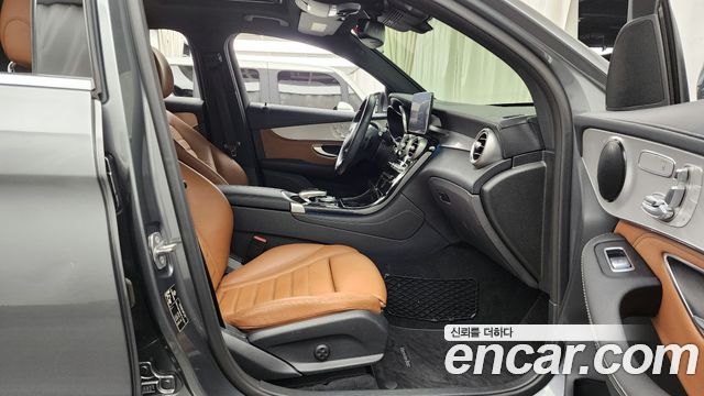 Mercedes-Benz GLC-Class 2017 — photo 11