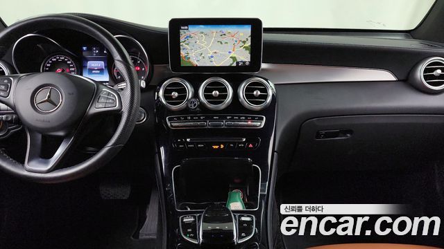 Mercedes-Benz GLC-Class 2017 — photo 14