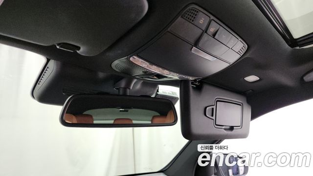 Mercedes-Benz GLC-Class 2017 — photo 17