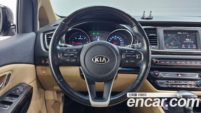 Kia Canival 2019 — photo 24