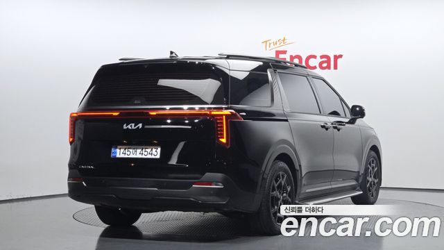 Kia Canival 2025 — photo 2