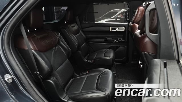Ford Explorer 2022 — photo 17