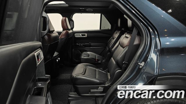 Ford Explorer 2022 — photo 18