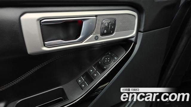 Ford Explorer 2022 — photo 23