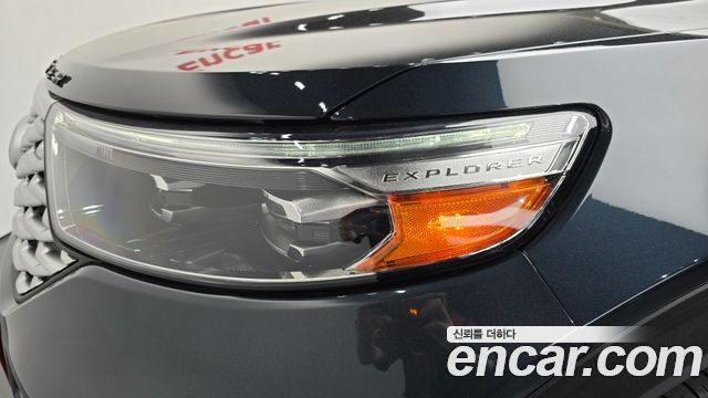 Ford Explorer 2022 — photo 8