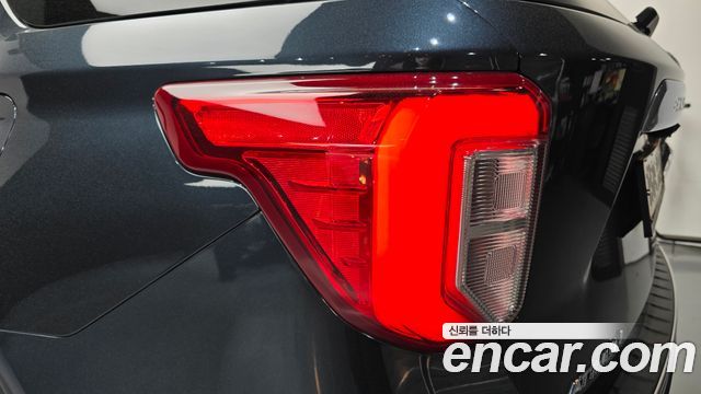 Ford Explorer 2022 — photo 9