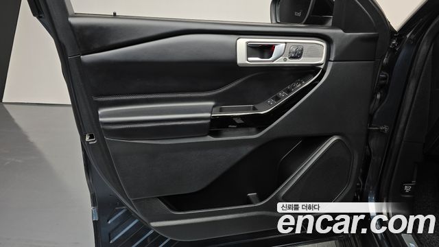 Ford Explorer 2022 — photo 14