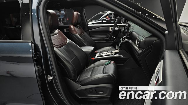 Ford Explorer 2022 — photo 16