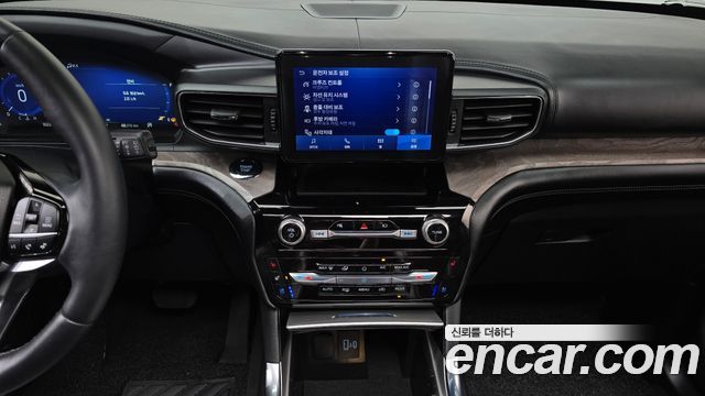 Ford Explorer 2022 — photo 30