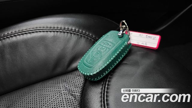 Ford Explorer 2022 — photo 32