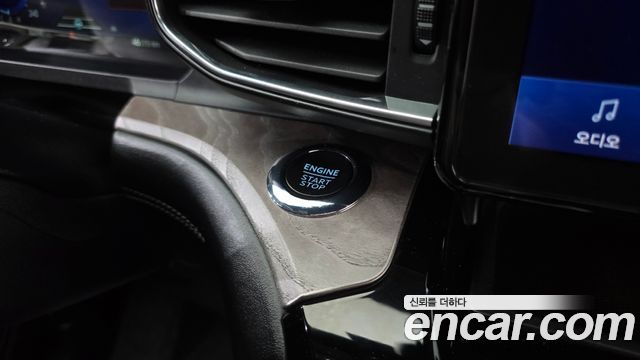 Ford Explorer 2022 — photo 35