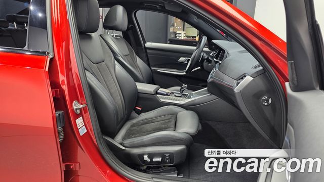 BMW 3-Series 2021 — photo 17