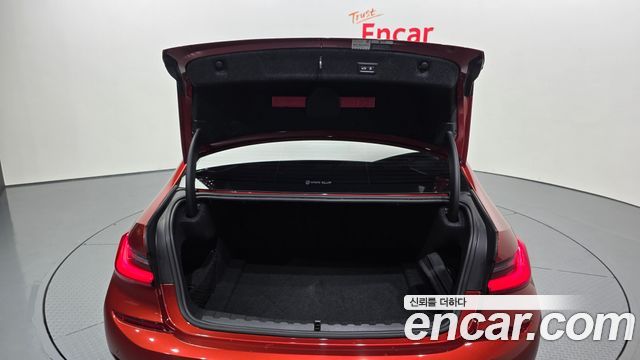 BMW 3-Series 2021 — photo 26