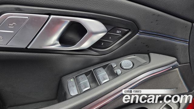 BMW 3-Series 2021 — photo 28