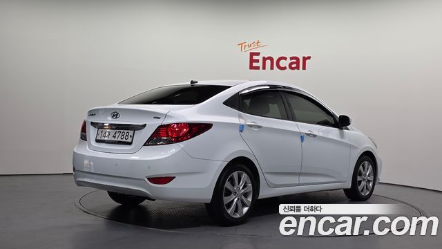 Hyundai Accent 2012 — photo 2