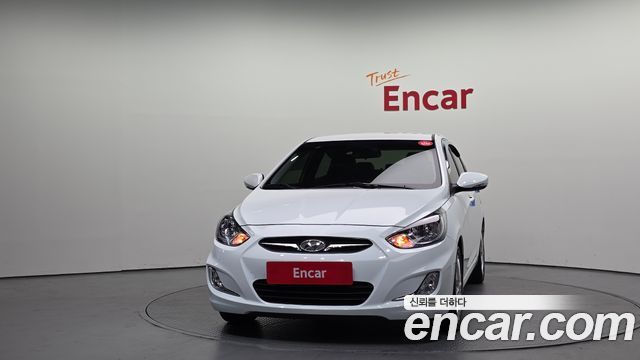 Hyundai Accent 2012 — photo 3