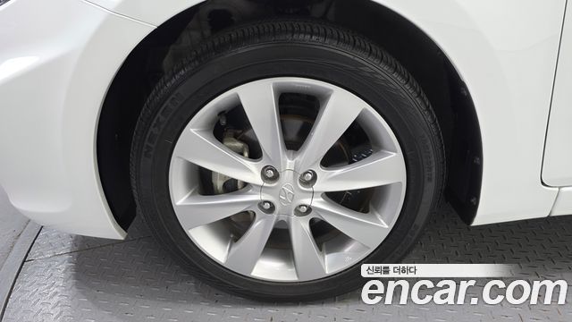 Hyundai Accent 2012 — photo 5
