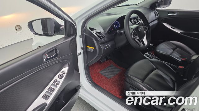 Hyundai Accent 2012 — photo 11