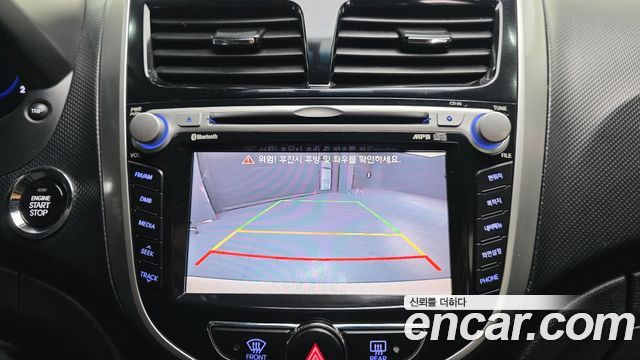 Hyundai Accent 2012 — photo 17