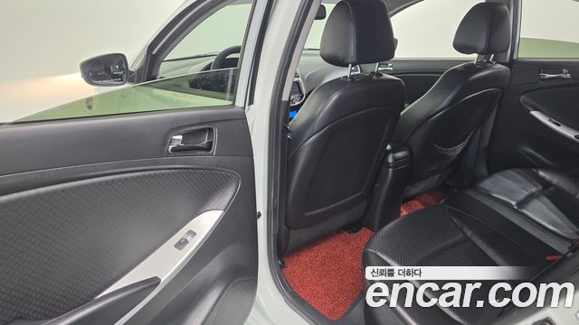 Hyundai Accent 2012 — photo 19
