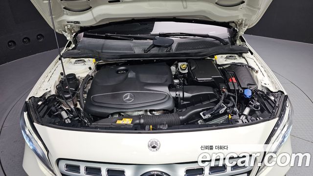 Mercedes-Benz GLA-Class 2018 — photo 6