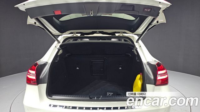 Mercedes-Benz GLA-Class 2018 — photo 16