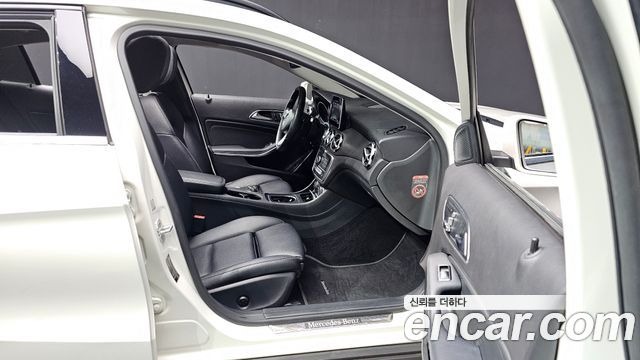 Mercedes-Benz GLA-Class 2018 — photo 17
