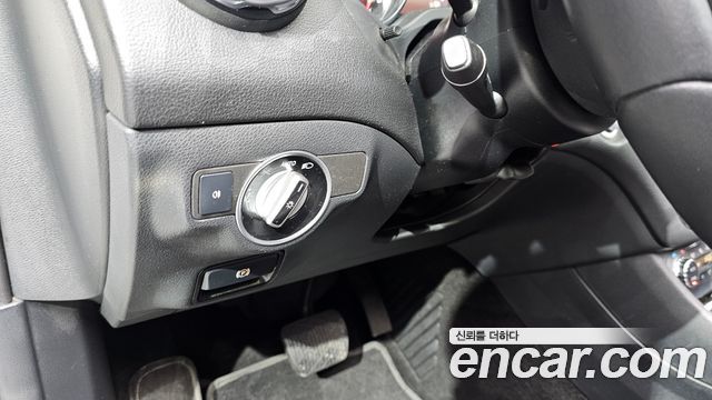 Mercedes-Benz GLA-Class 2018 — photo 19