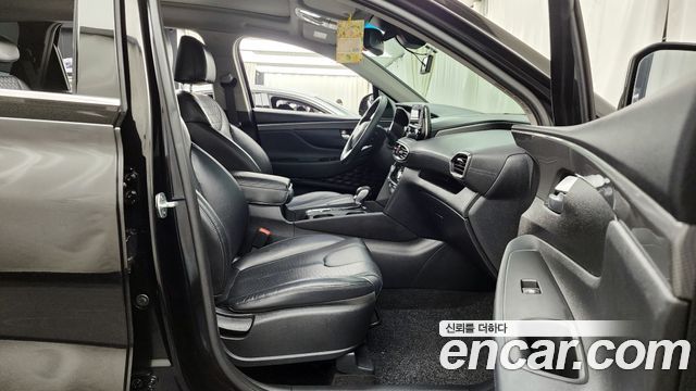 Hyundai Santafe 2019 — photo 11