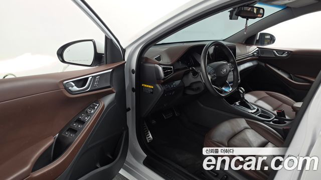 Hyundai Ioniq 2020 — photo 13