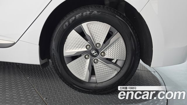 Hyundai Ioniq 2020 — photo 7