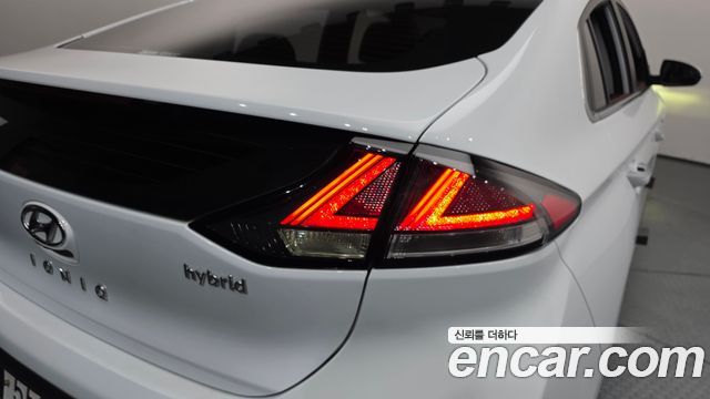 Hyundai Ioniq 2020 — photo 9