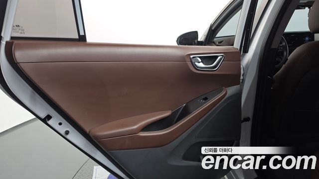 Hyundai Ioniq 2020 — photo 15