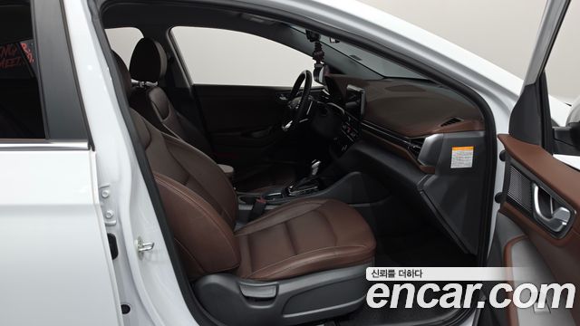 Hyundai Ioniq 2020 — photo 16