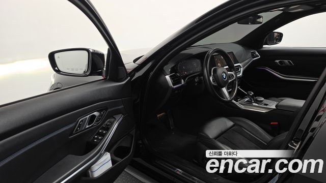 BMW 3-Series 2021 — photo 13
