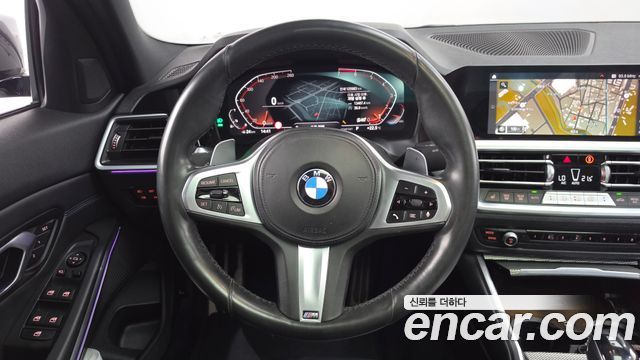 BMW 3-Series 2021 — photo 19